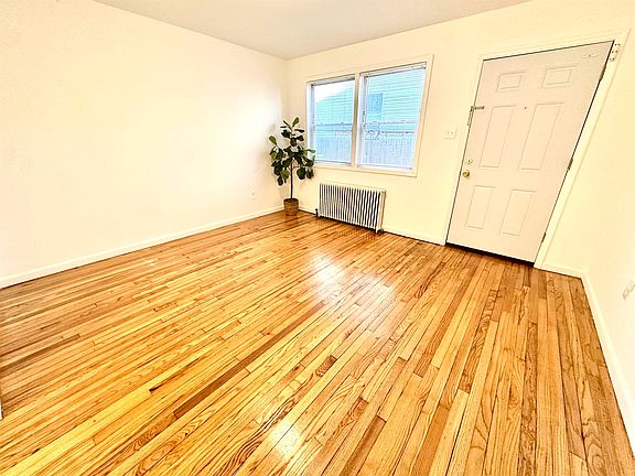 2nd image of 31-33 Tillinghast St #3