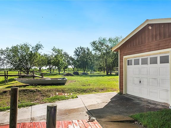 5th image of 155 Harbor Cir