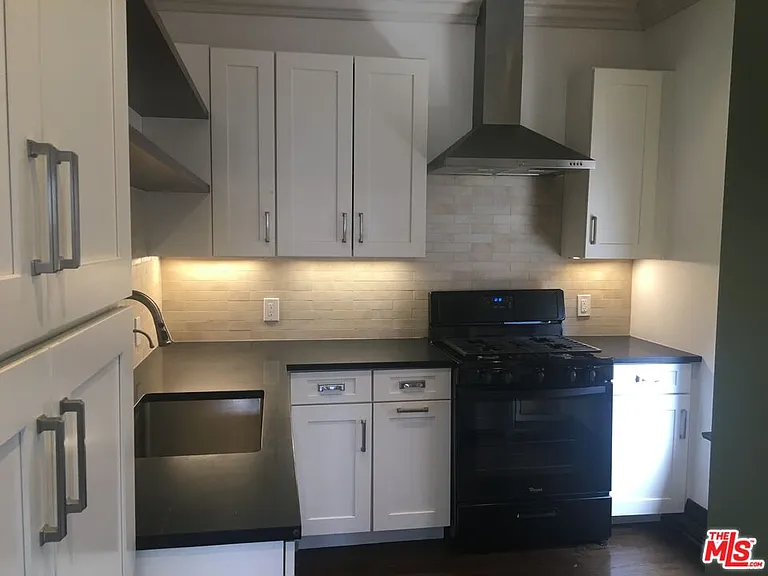 2121 James M Wood Blvd #201 — Photo 6