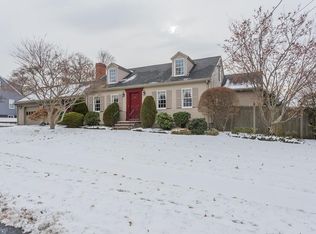 9 Sheffield Rd, Danvers, MA 01923