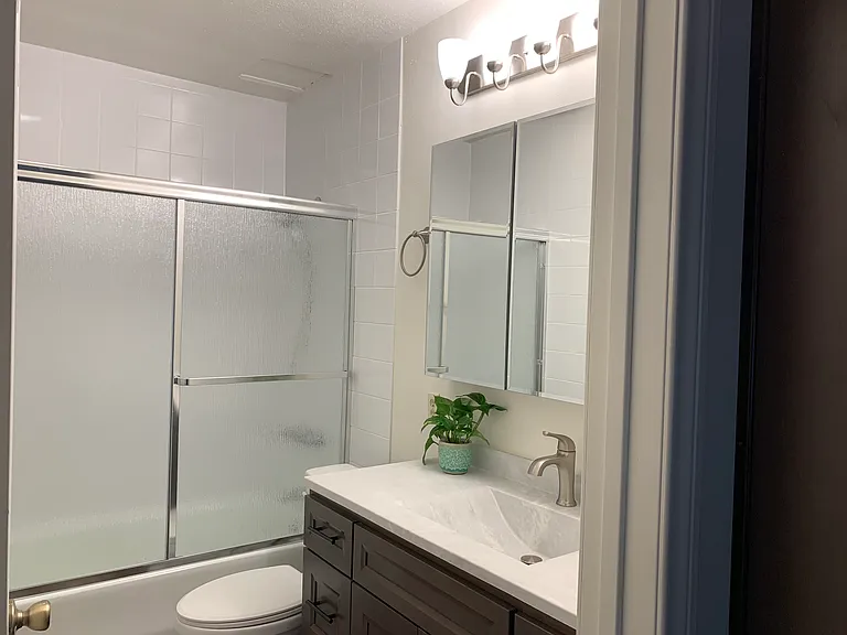 2497 1/2 S Barrington Ave #2497-1/2 — Photo 7