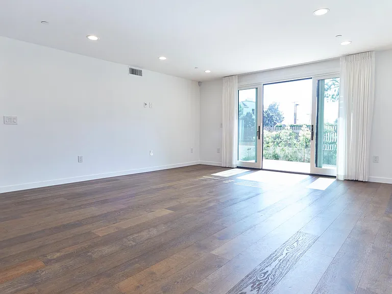 321 Rose Ave #1 — Photo 23