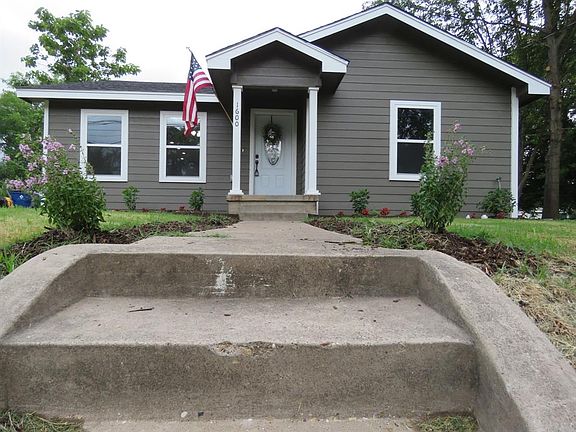 3rd image of 1600 Oneal St