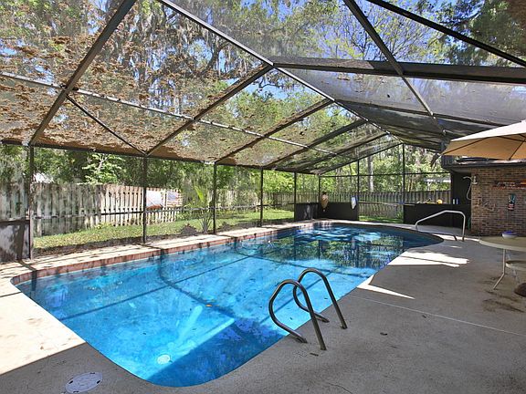 2nd image of 816 Banbury Dr