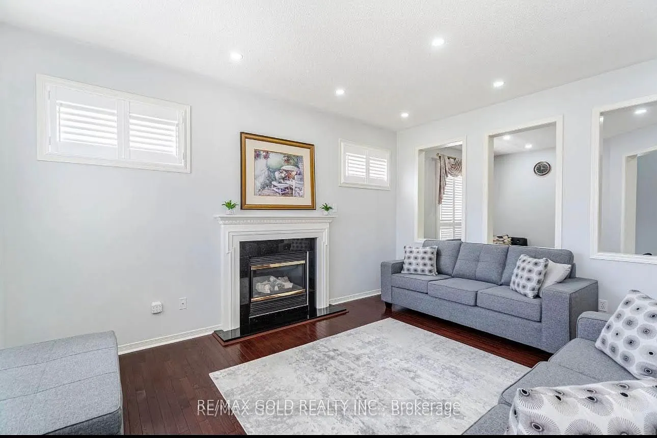 4 bed, $3,800 — Photo 2