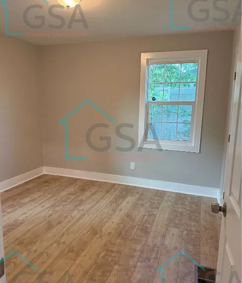 694 Saxon Ave — Photo 9