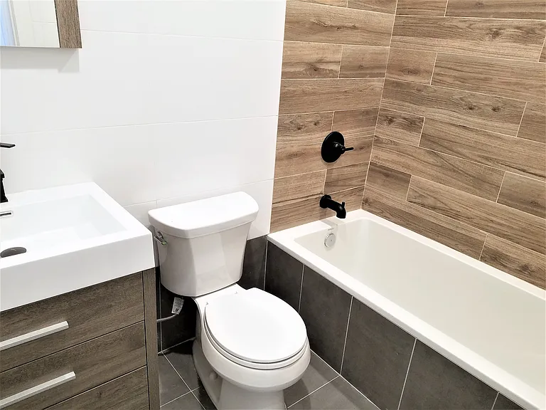 344 McGuinness Blvd #2R — Photo 6