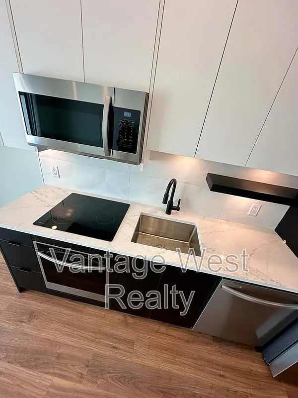 Studio, 1.0 bath, 314 sqft, $1,550 — Photo 2