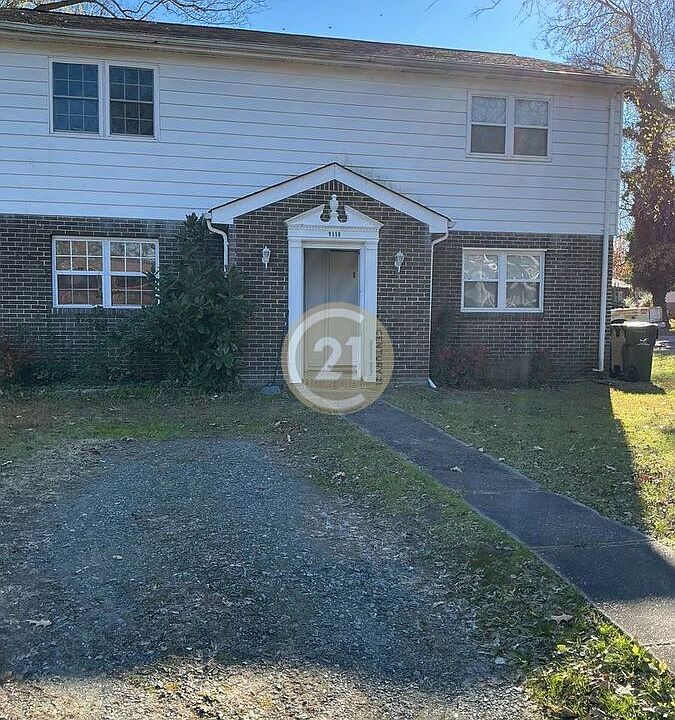 1st image of 9550 Lakeside Dr #1