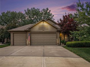 6118 Double Eagle Ct, Parkville, MO 64152