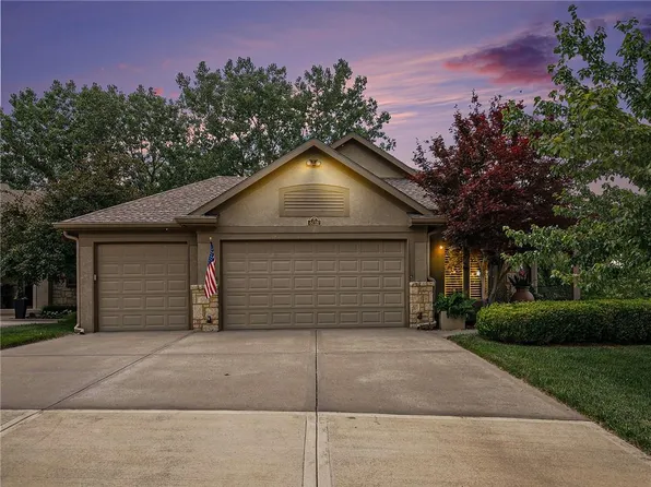 6118 Double Eagle Ct, Parkville, MO 64152