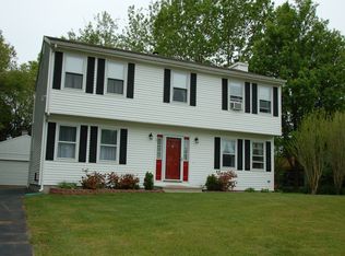 7 Jolly Ln, Westerly, RI 02891