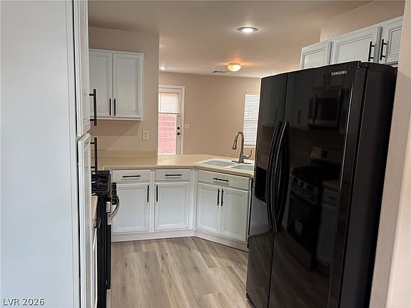 5th image of 7433 Ringquist St