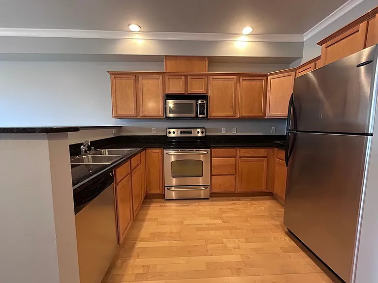 1015 Railroad Ave #412 — Photo 4