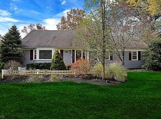 555 Country Club Rd, Bedminster, NJ 07921