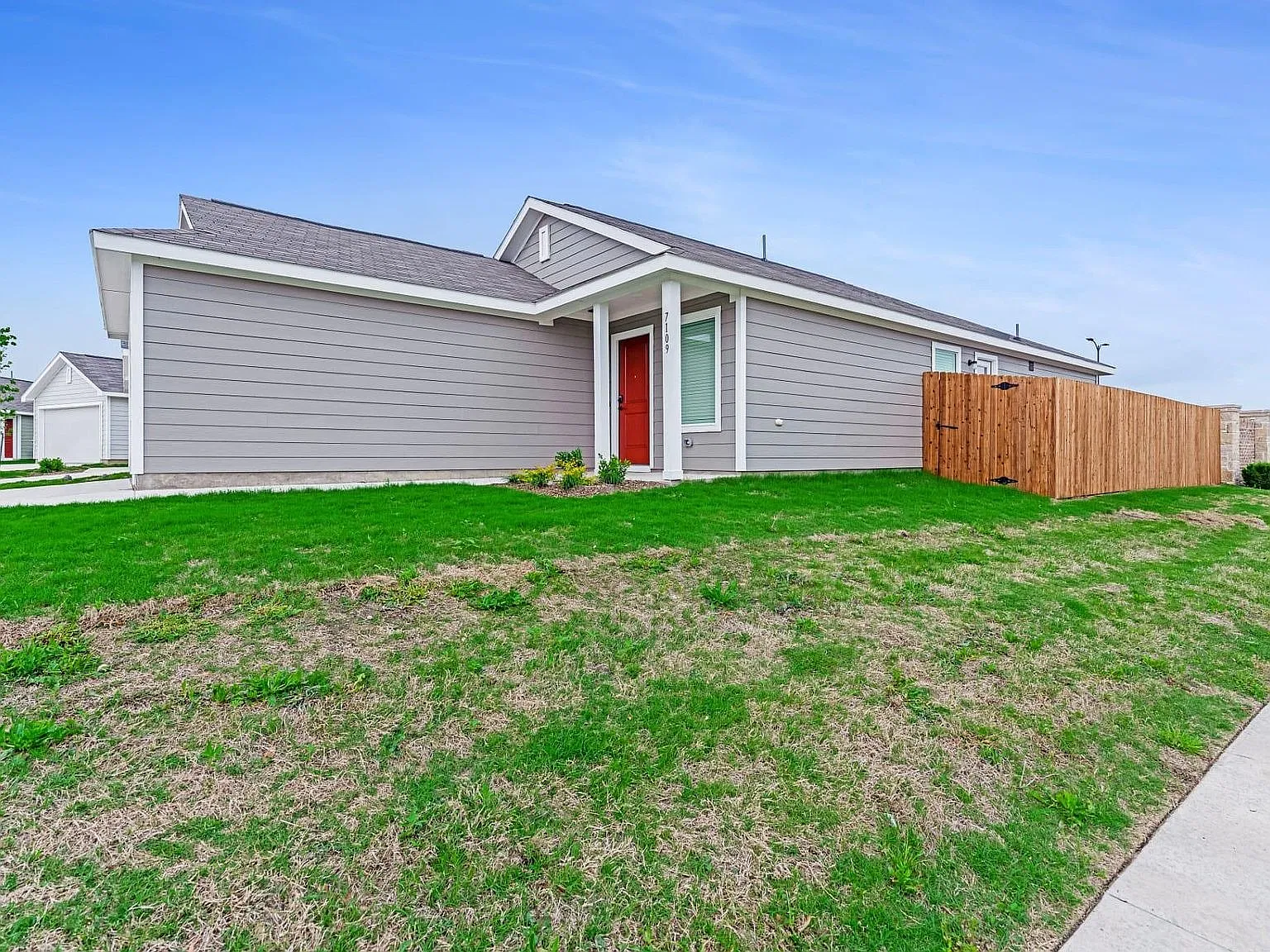 7109 Gray Wolf Ln — Photo 2