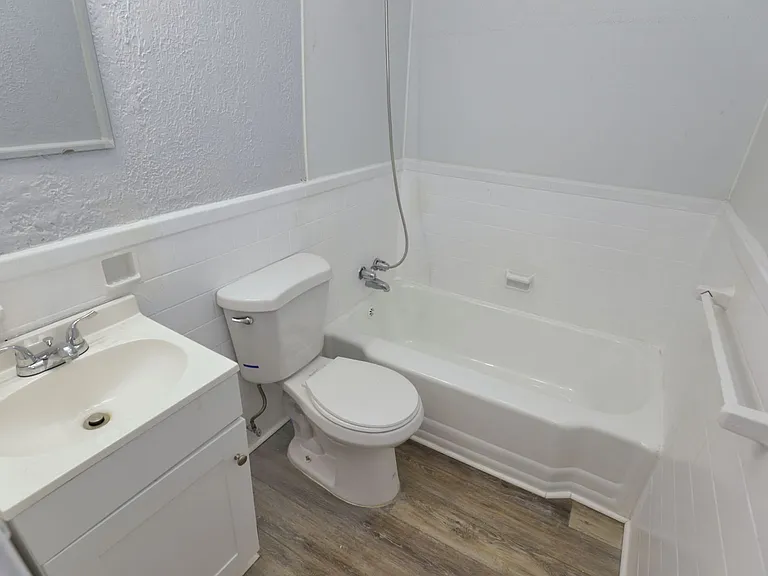 1130 Christine Ave — Photo 6