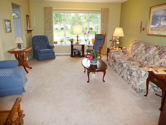 3rd image of 63 Garden Dr