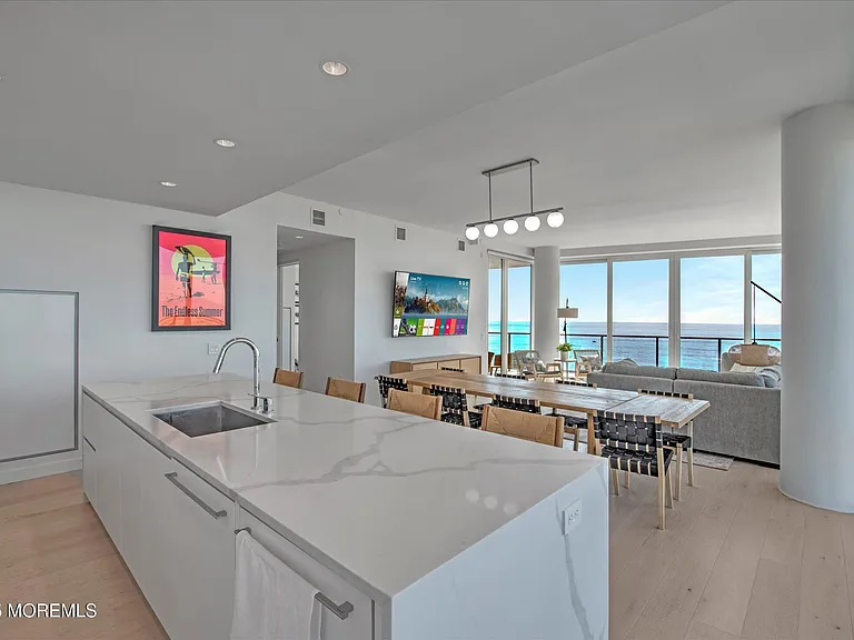 1101 Ocean Ave #1102 — Photo 19