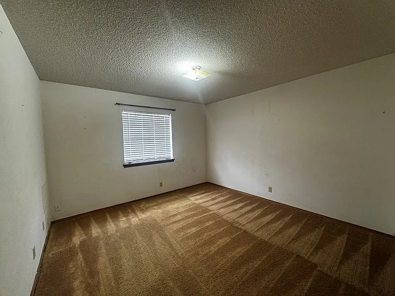 2606 Keswick Cv — Photo 14