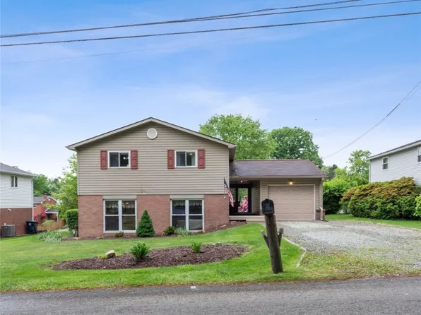 110 Penn Woods Dr, Irwin, PA 15642