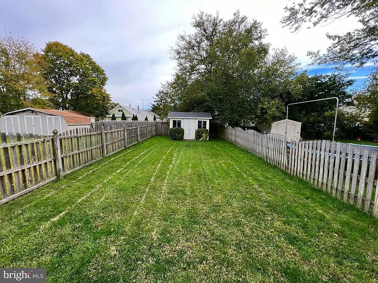513 Willow Ave — Photo 27