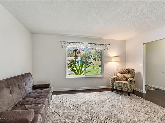 5th image of 522 Goldenrod Ln N