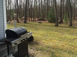 8845 Beverly Ln, Interlochen, MI 49643