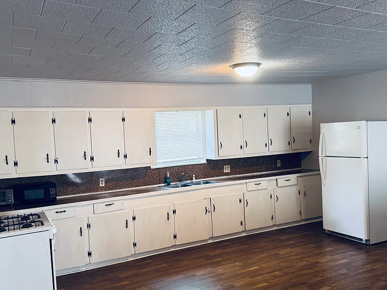 880 W Verdine St — Photo 8