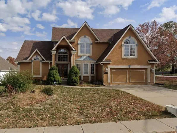 6201 N Kensington Ct, Gladstone, MO 64119