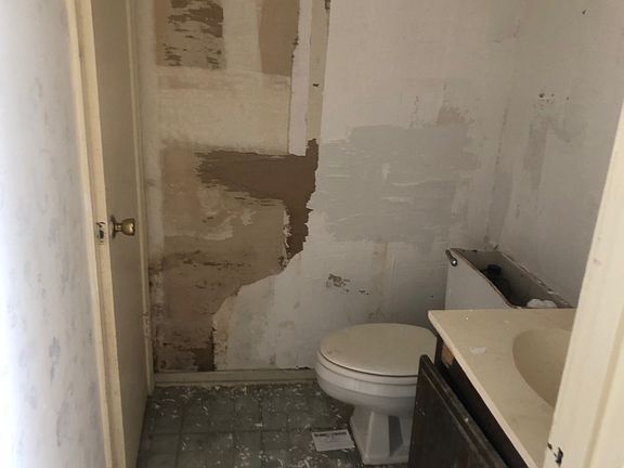 4th image of 4900 Southworth Ct