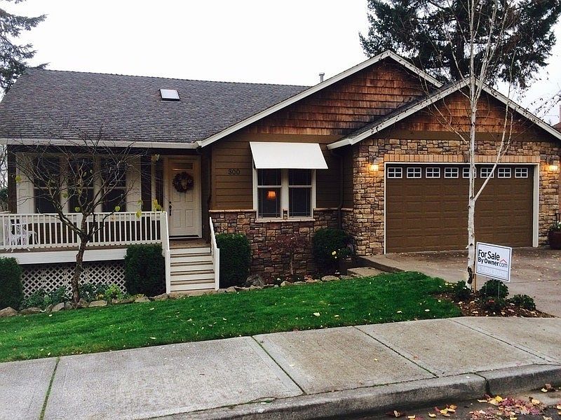 1st image of 300 NE 16th Ave