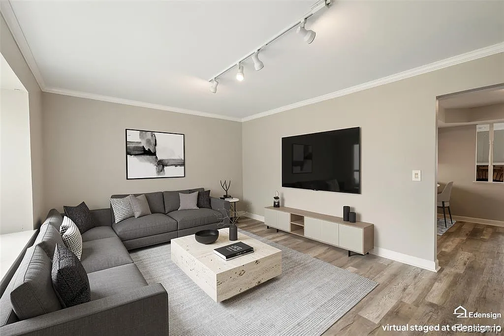 3 bed, 1.5 bath, 2527 sqft, $2,200 — Photo 2