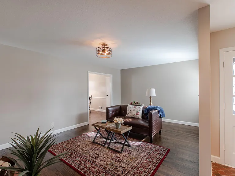 8614 Woodson Dr — Photo 4