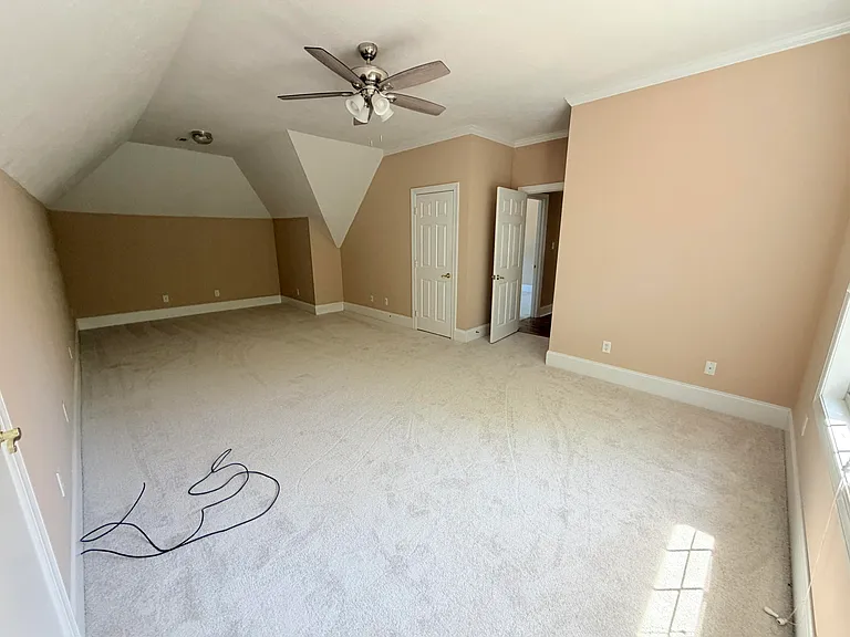 1605 Jamestown Ave — Photo 43
