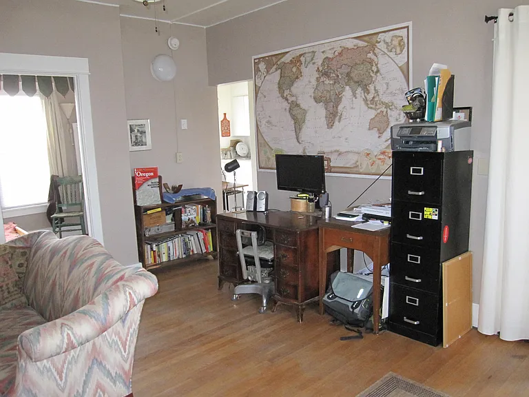 220 SE Gladstone St #3 — Photo 3