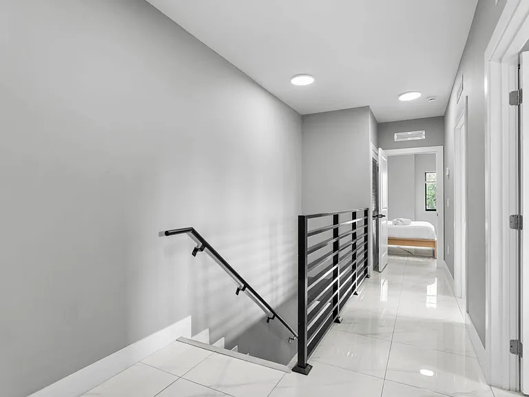 1220 NW 30th St #2A — Photo 5