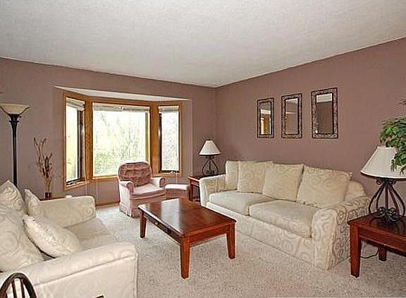 4th image of 787 Woodridge Dr S