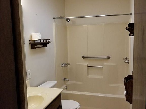 4th image of 5317 Nagel Ave
