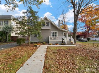 51 Thomas St, Metuchen, NJ 08840