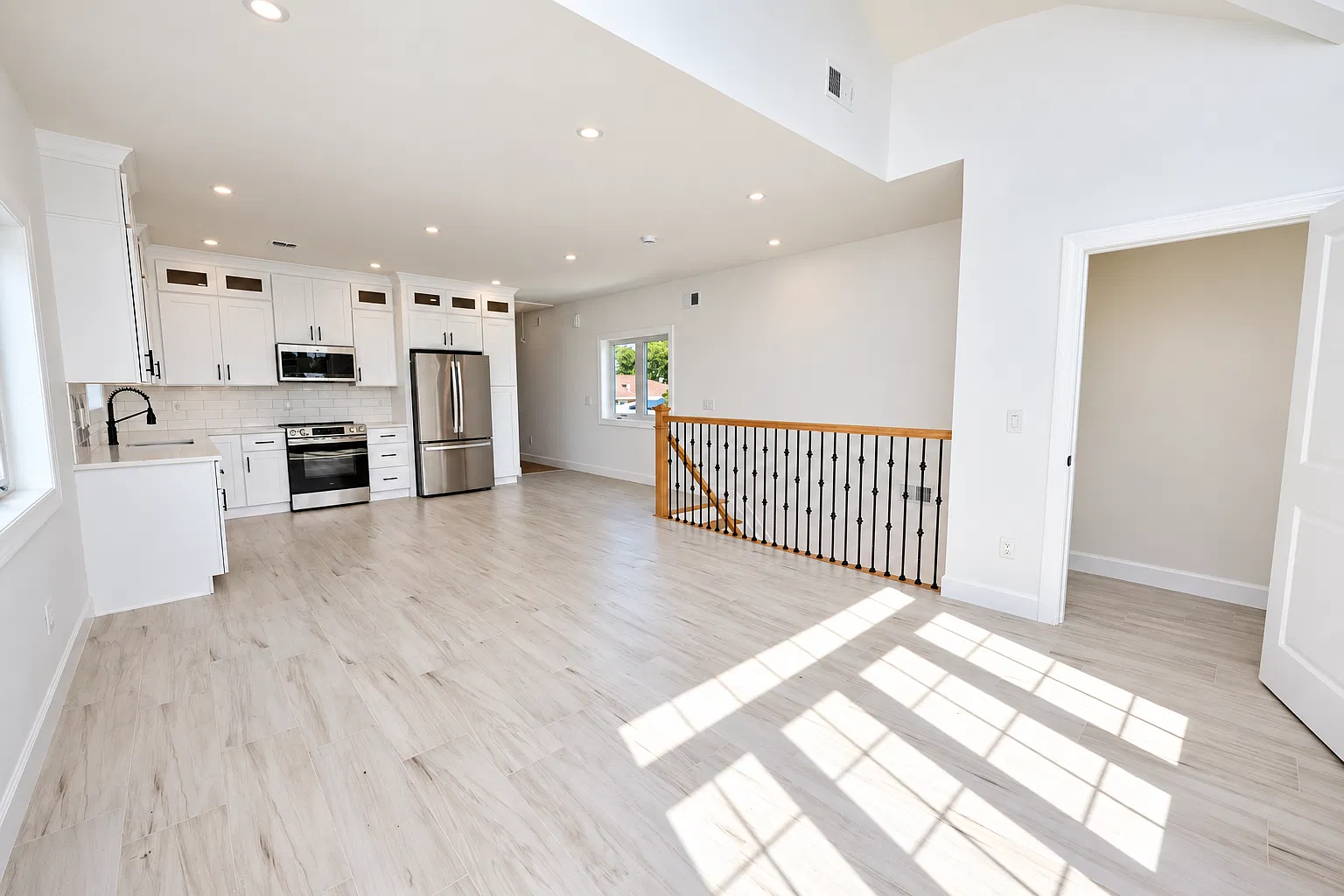 3 bed, 1116 sqft, $3,000 — Photo 3