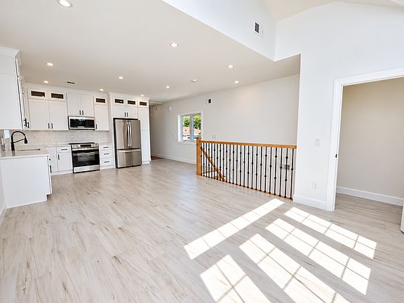 3rd image of 907 Rathbun Ave #2