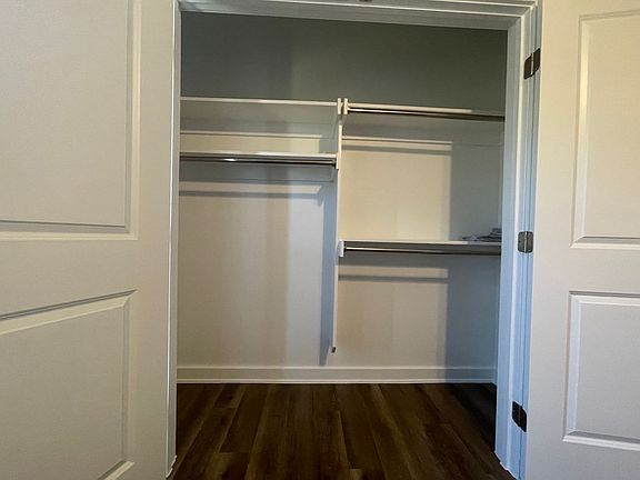 4th image of 3808 Skylane Ave