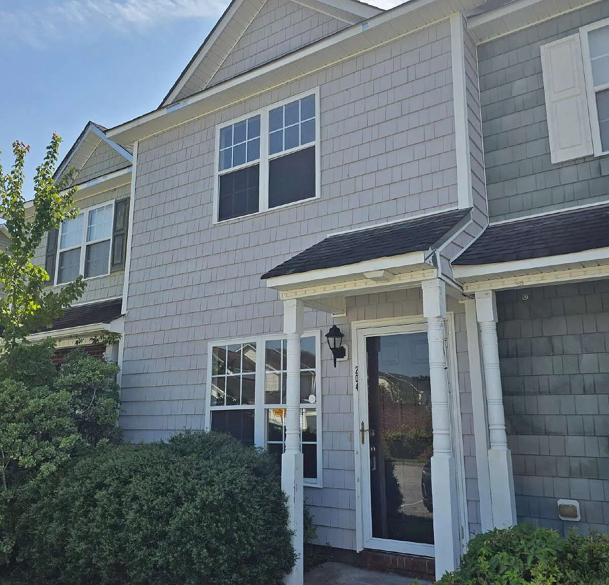 2 bed, 1.5 bath, $1,200 — Photo 2
