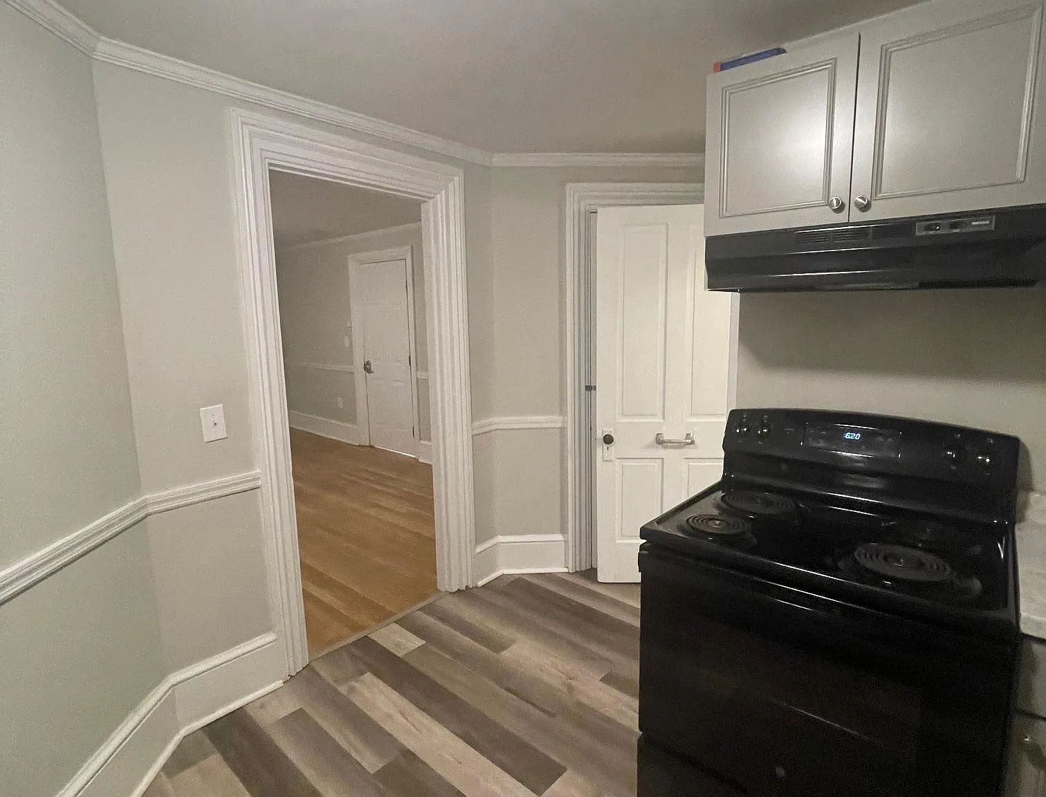 Studio, 600 sqft, $975 — Photo 3