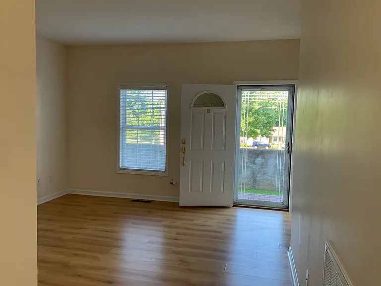 415 E Holston Ave #4 — Photo 16