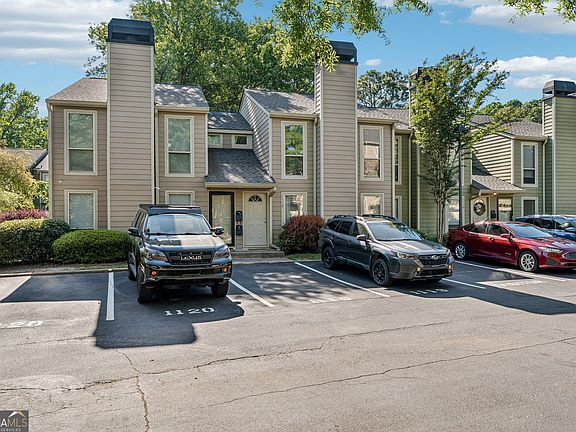 3rd image of 1119 Riverbend Club Dr SE