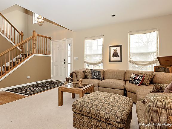 3rd image of 39627 N Queensbury Ln