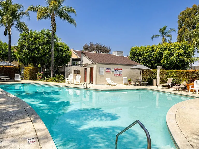 1878 Rainbow Terrace Ln — Photo 12