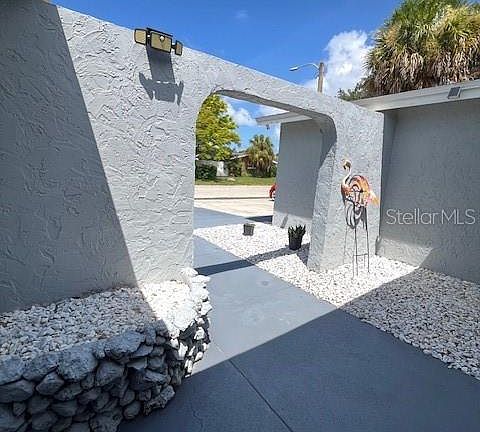 4th image of 9104 CRABTREE LANE